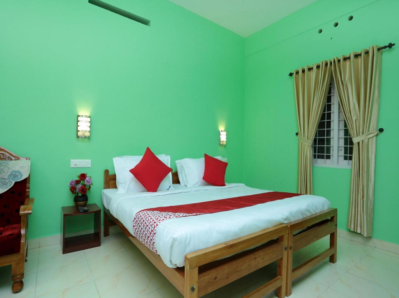 Konark Homestay Теккаді Екстер'єр фото